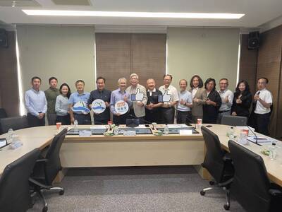 10月22日接待新加坡及馬來西亞產業代表團，透過科研技術交流與產學媒合，拓展跨國合作機會(另開新視窗/jpg檔)圖片